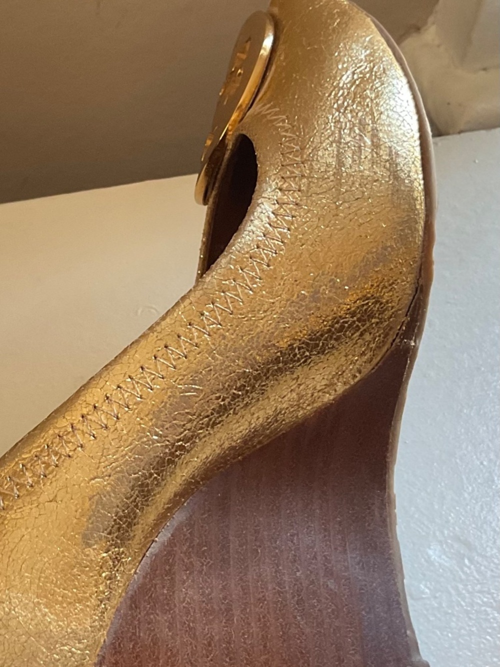 Tory Burch Peep Toe Gold Leather Wedges sz 7.5 - Picture 6 of 6